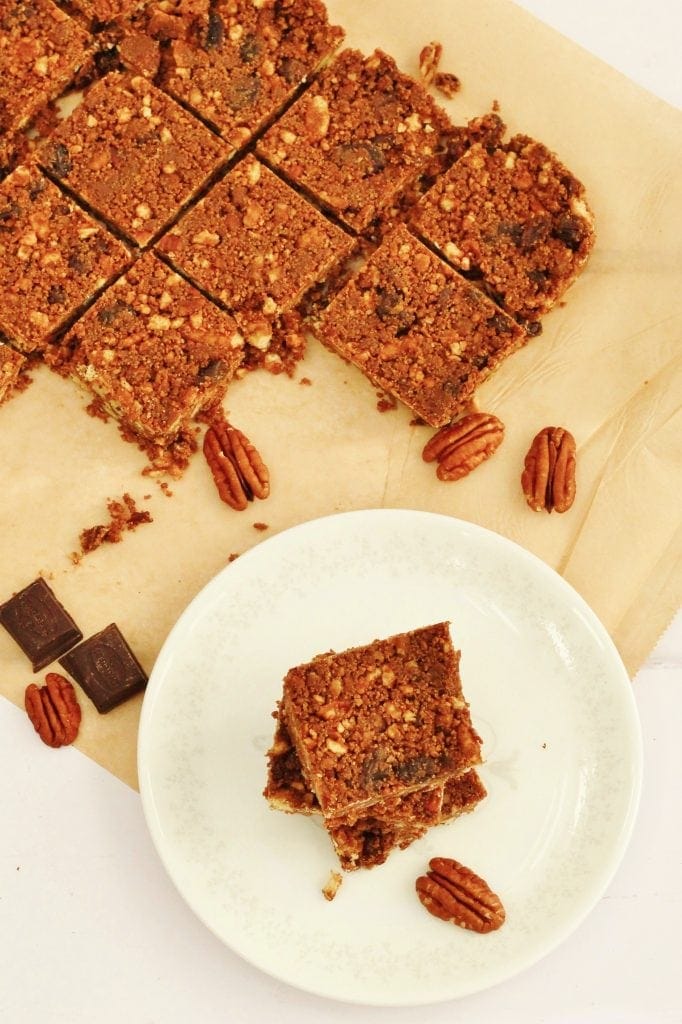 Nut and sultana refrigerator bars